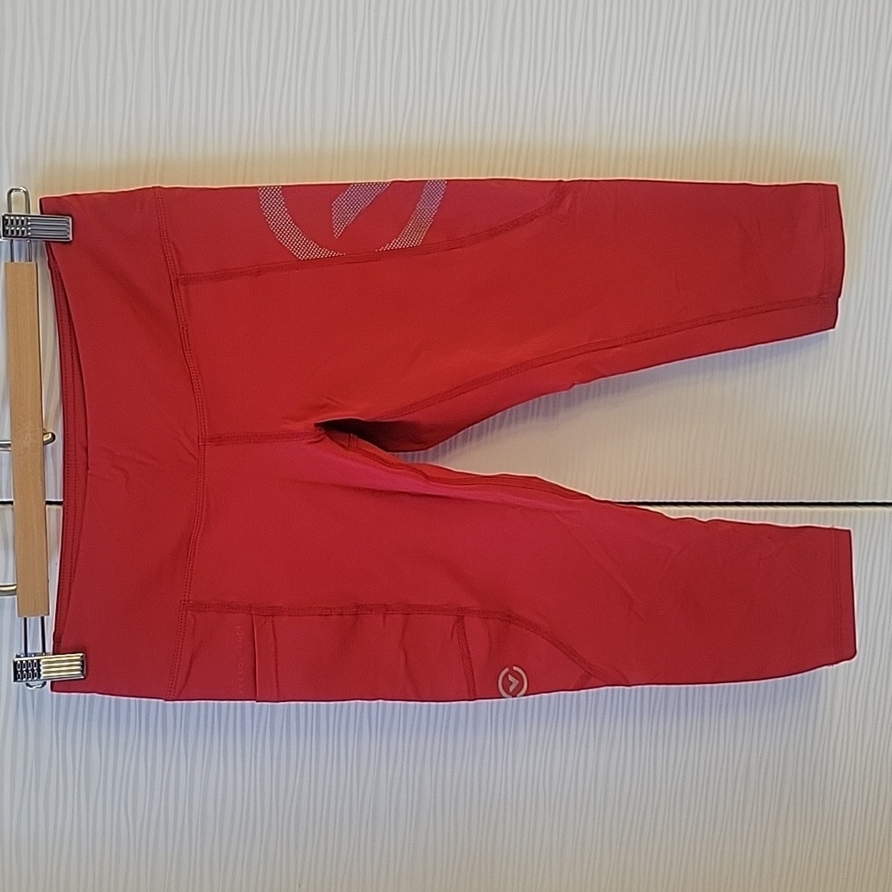 VIRUS Capris